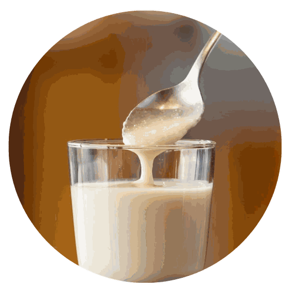 スプーンですくったJOGURT